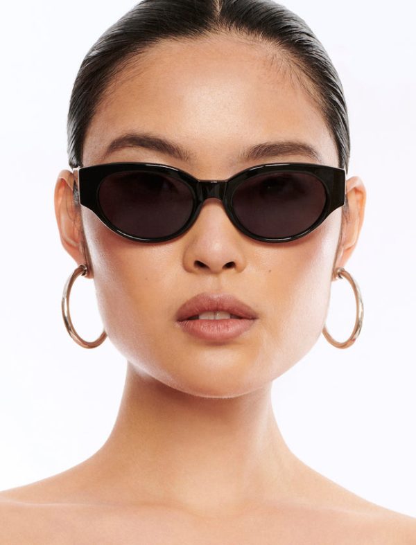 Bcbg Signature Oval Icon Sunglasses Black - Image 4