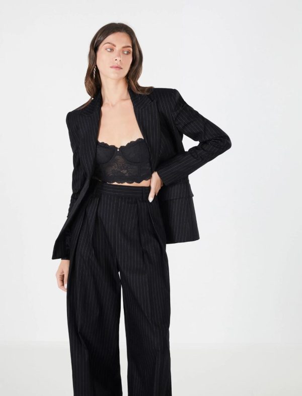 BCBG ALDINA BUTTON-BACK BLAZER - BLACK - Image 3